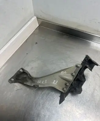Audi A6 Allroad C7 Fender mounting bracket 4G0805816