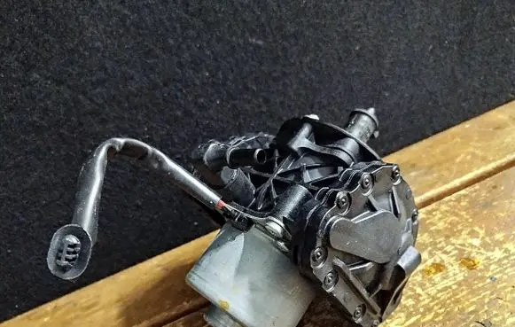 Citroen C4 III e-C4 Vacuum pump 9803502380