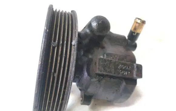 Opel Calibra Power steering pump 26025012