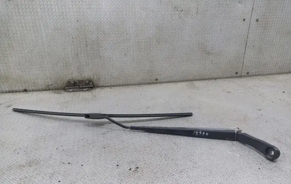 Nissan Primera Windshield/front glass wiper blade 80008647