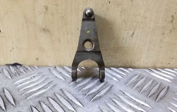 Toyota Avensis T270 Fuel Injector clamp holder