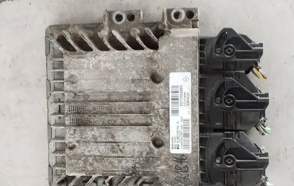 Renault Megane III Engine control unit/module 237102426r s180153104a