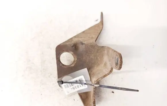 Jeep Grand Cherokee (WJ) Engine mounting bracket