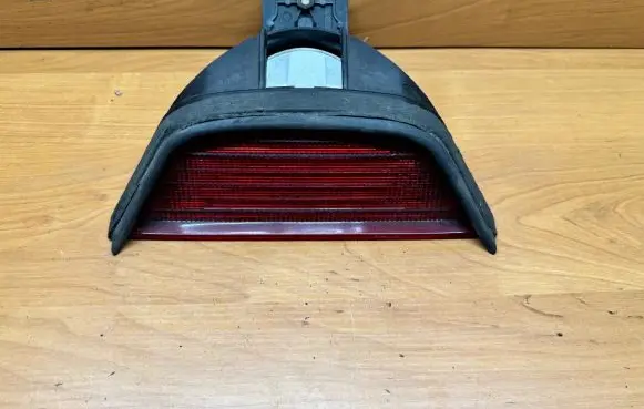 BMW 5 E39 Third/center stoplight