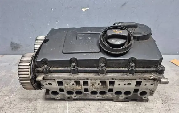 Volkswagen Golf Plus Engine head 03G103373A