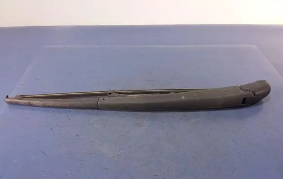 Alfa Romeo 159 Rear wiper blade arm