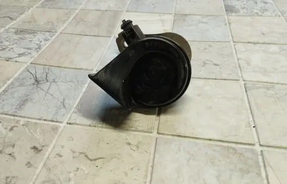 Skoda Octavia Mk2 (1Z) Horn signal 011157