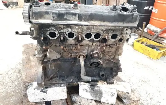 Volkswagen Transporter - Caravelle T4 Engine AJA