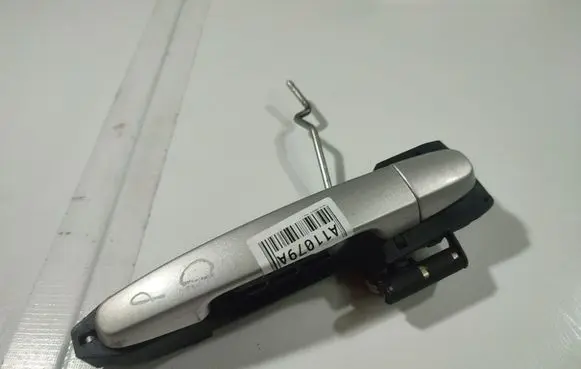 Toyota Avensis T250 Front door exterior handle 