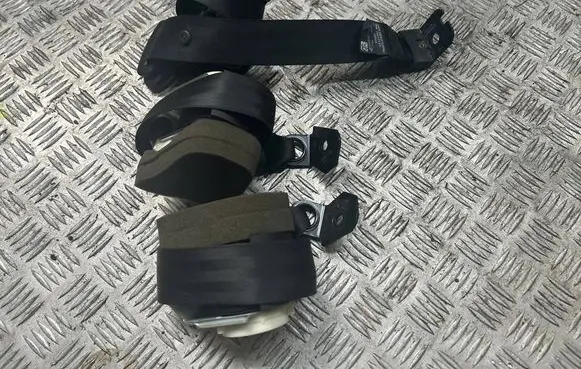 Jaguar XJ X351 Rear seatbelt