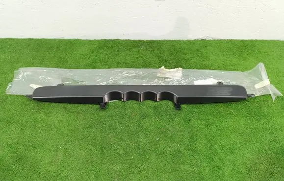 Audi Q5 SQ5 Front bumper upper radiator grill 8R0853692