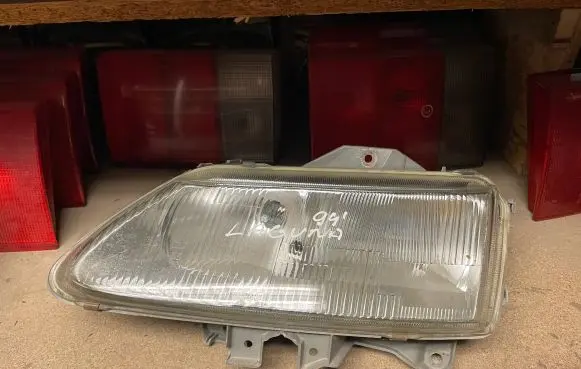 Renault Laguna I Headlight/headlamp