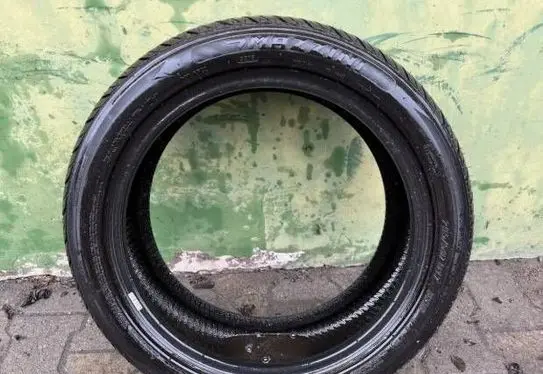 Mercedes-Benz E A207 R17 summer tire 