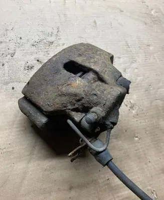 Volkswagen PASSAT B5 Front brake caliper