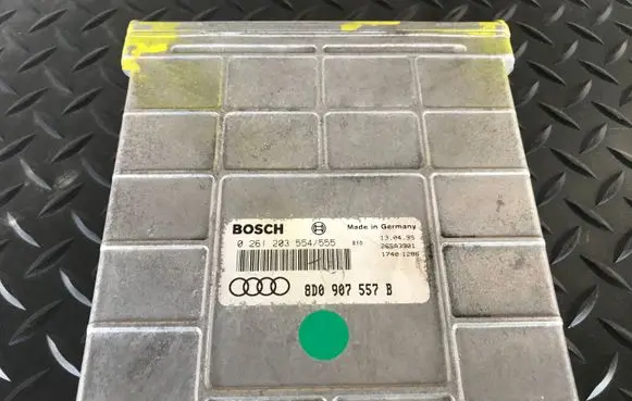 Audi A4 S4 B5 8D Engine control unit/module 8D0907557B 0261203554 26SA3901