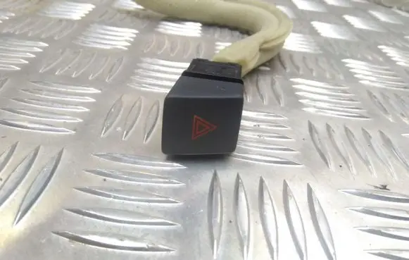 Nissan X-Trail T32 Hazard light switch