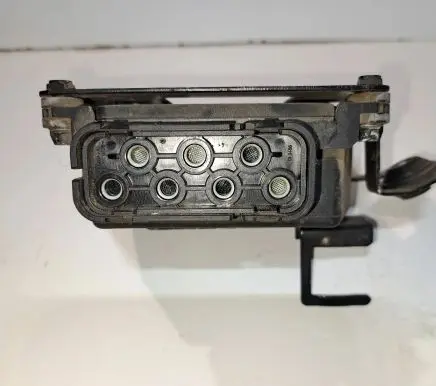 Volkswagen Golf Plus Central locking vacuum pump 1K0906279B