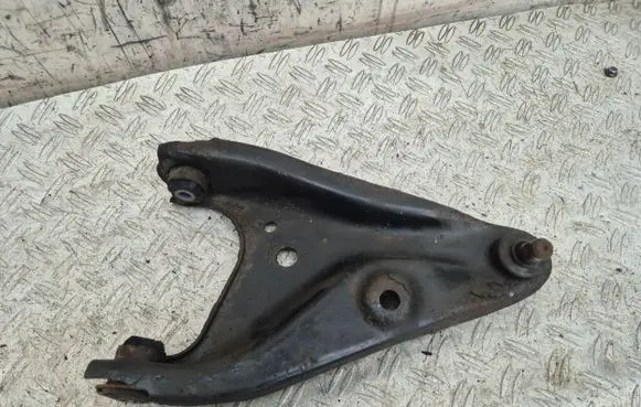 Dacia Sandero Front lower control arm/wishbone
