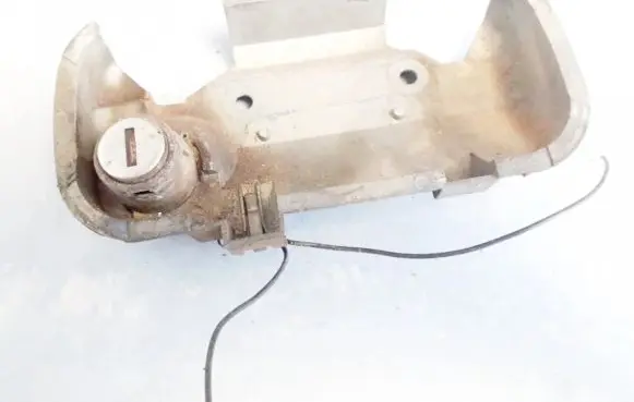 Opel Corsa B Front door lock (next to the handle) 