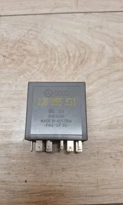 Volkswagen PASSAT B5.5 Other relay 1J0955531