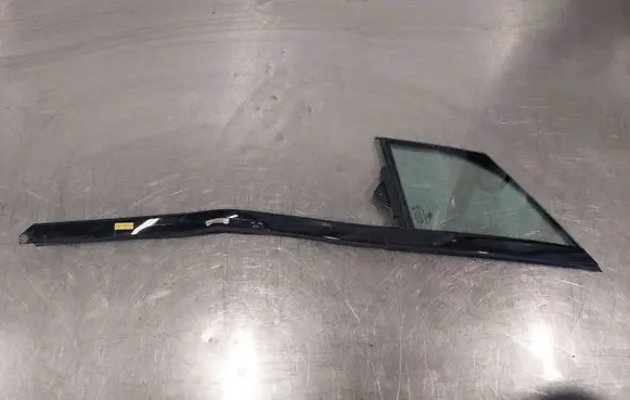 BMW i3 Front door vent window glass four-door 43R007951