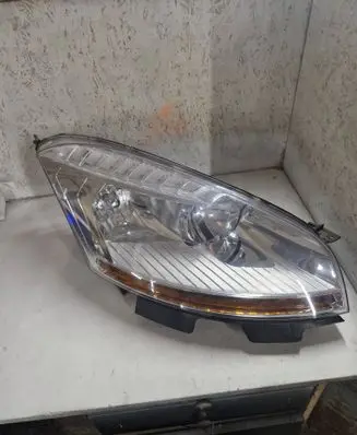 Citroen C4 I Picasso Headlight/headlamp