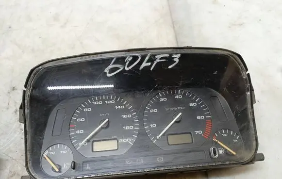 Volkswagen Golf III Speedometer (instrument cluster) 1H0919033A 87001262 8831112