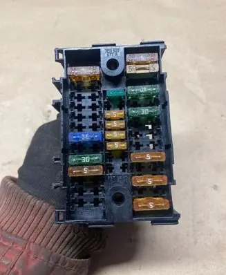 Volkswagen Transporter - Caravelle T5 Fuse module 7E0937617A