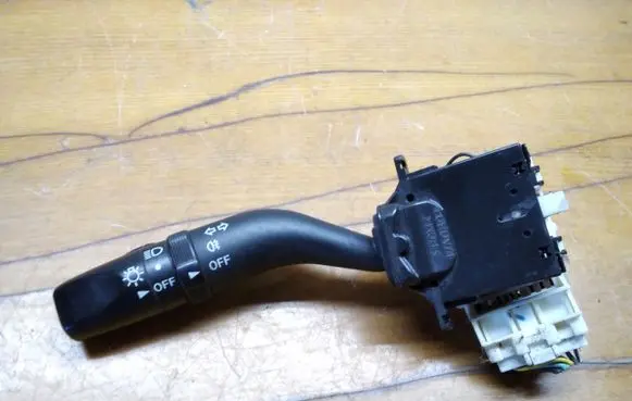 Toyota Corolla E110 Indicator stalk 17A0894 17D254