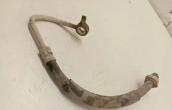 Coolant pipe/hose