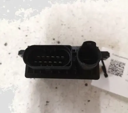 BMW 3 E90 E91 Glow plug pre-heat relay 779800005 0522120102