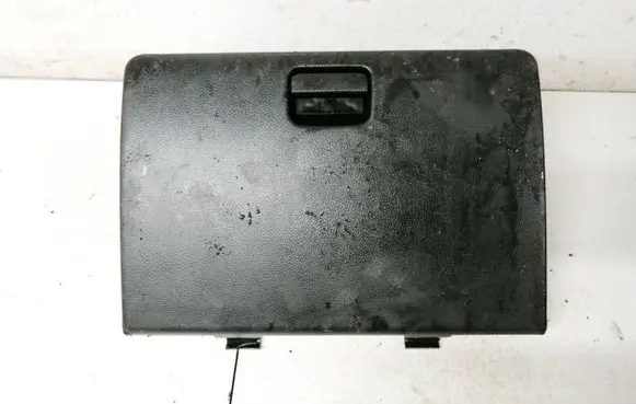 Mitsubishi Outlander Glove box