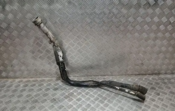 Volvo XC90 Fuel tank filler neck pipe 08624901