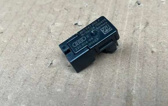 Audi A3 8Y Rear glass lock/latch E509 4K0947355F