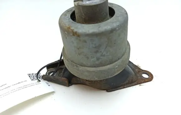 Engine mount bracket