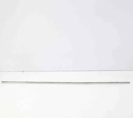 Chevrolet Volt I Front door glass trim molding 82327A