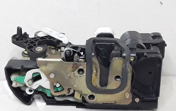 Opel Frontera B Rear door lock 16639860