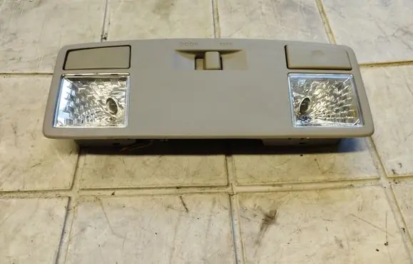 Mazda 5 Rear seat light 