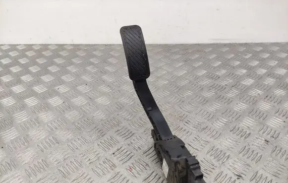 Ford Fiesta Accelerator throttle pedal 8V219F836AC