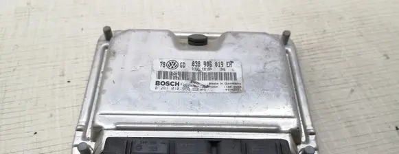 Volkswagen PASSAT B5 Engine control unit/module 038906019EH