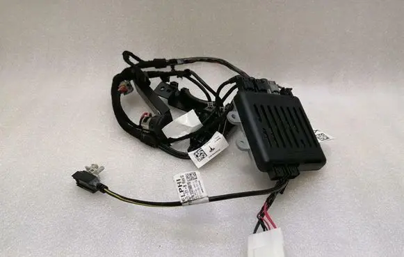 Tesla Model X USB control unit 104313000B 104282900F