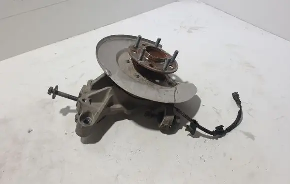 Rear wheel hub