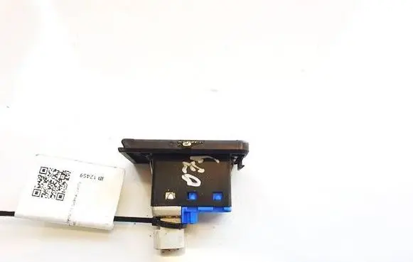BMW 5 E60 E61 USB socket connector 6131913840202
