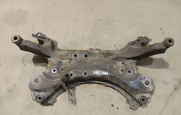 Toyota Avensis T270 Front subframe