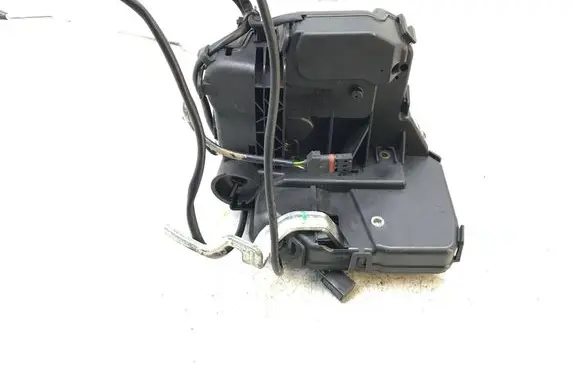 Mercedes-Benz CLS C219 Front door lock 2197200235 k3106