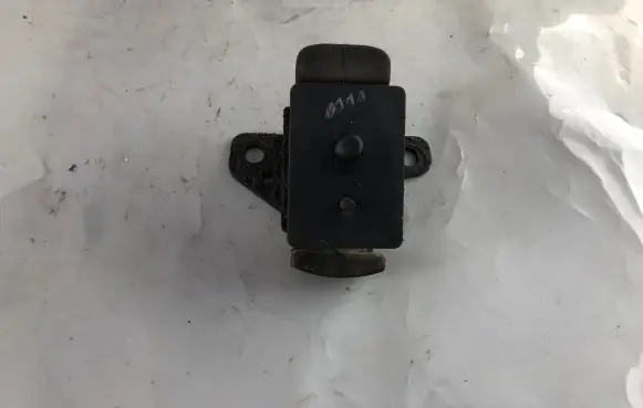 KIA Sorento Engine mount bracket