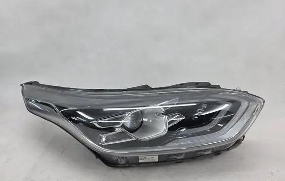 KIA Ceed Headlight/headlamp 92102J7100