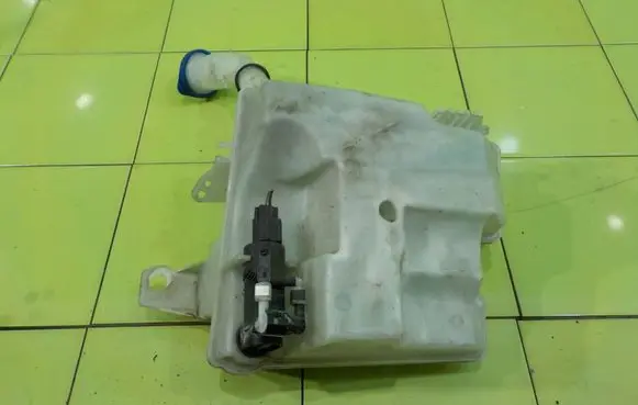 Ford Focus Windshield washer fluid reservoir/tank ZBIORNICZEK 16AB10