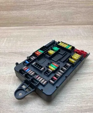BMW 3 F30 F35 F31 Fuse module 9389070 10688710