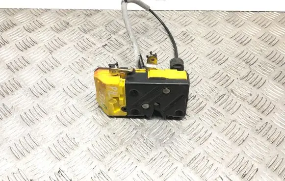 Volvo S60 Front door lock 30699749